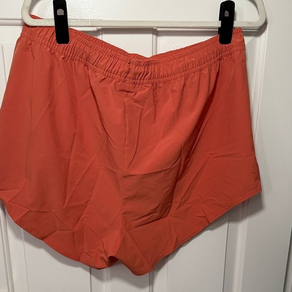 2/$15 Gymshark Kendra x Kathryn Women's Coral Shorts - Picture 3 of 5